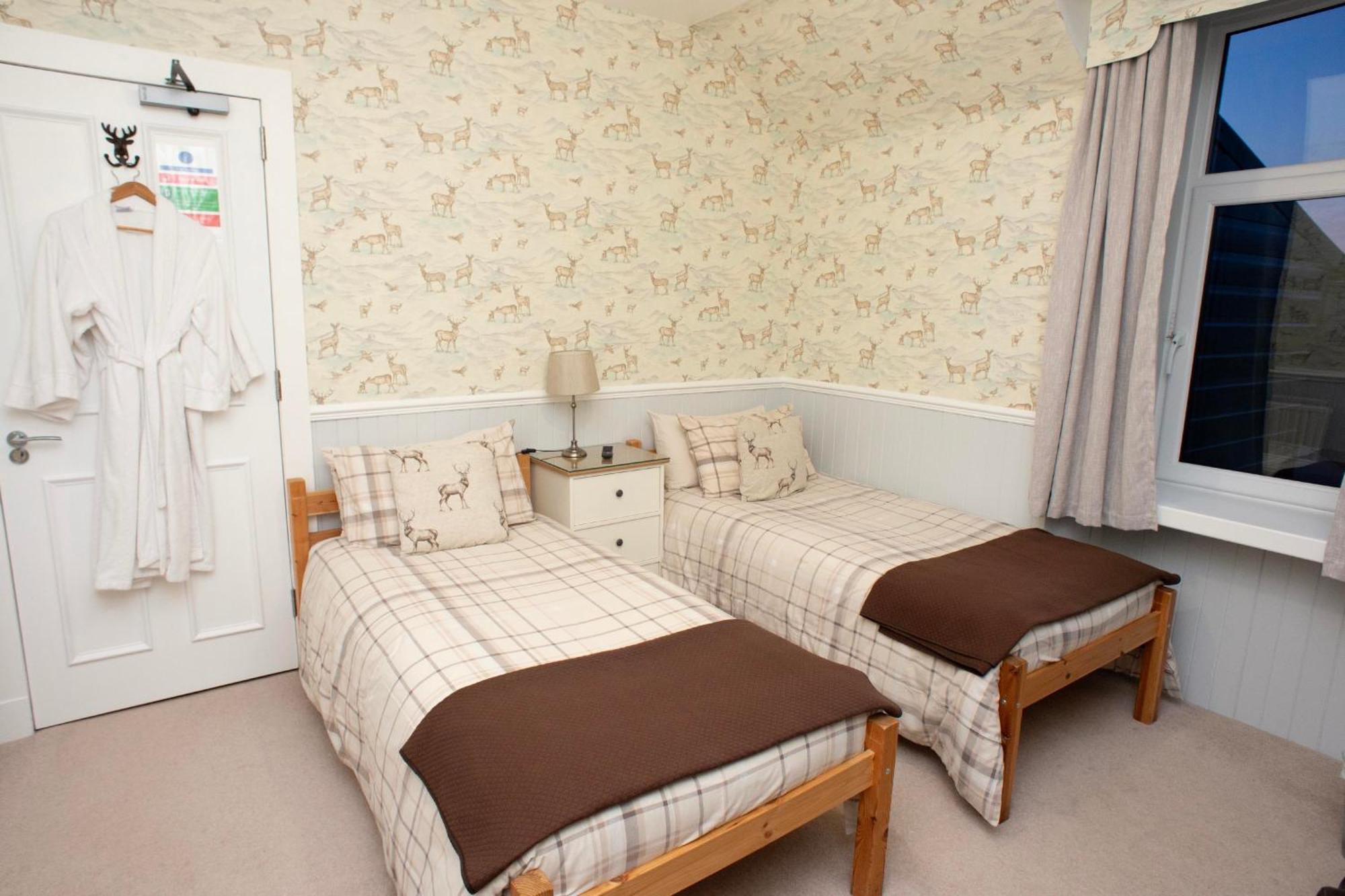 Dunvegan Bed & Breakfast Dufftown Ngoại thất bức ảnh