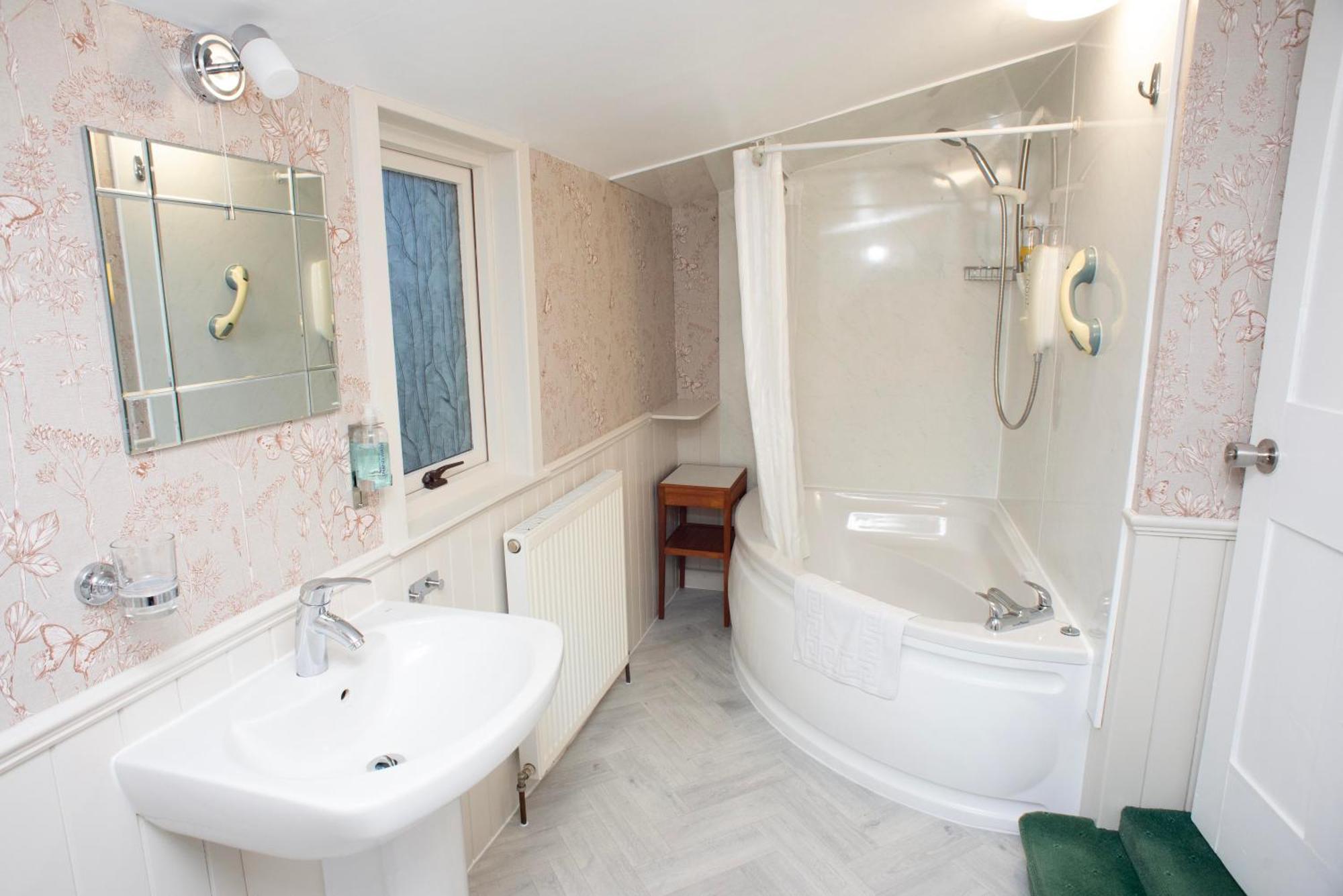 Dunvegan Bed & Breakfast Dufftown Ngoại thất bức ảnh